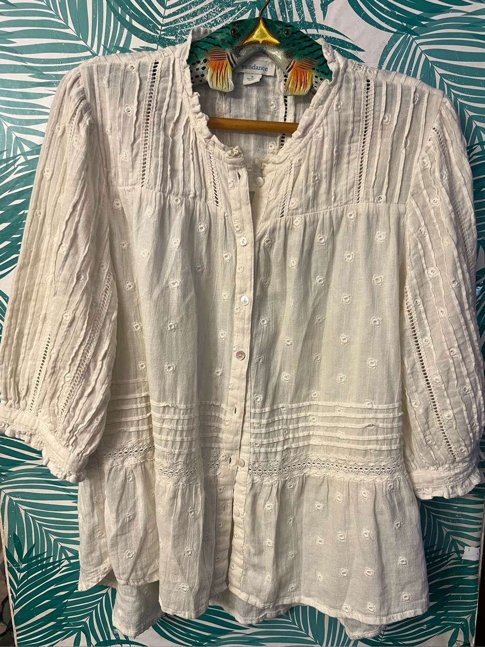 Sundance Cream Embroidered floral Button-Front blouse top w/ S 3/4 sleeve